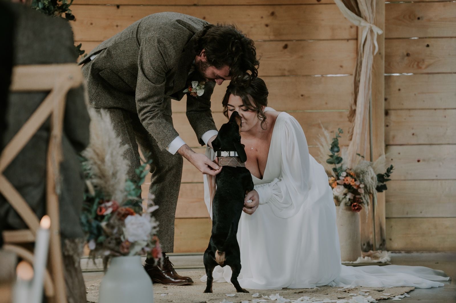 Susie and Harry Leo kiss